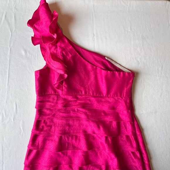 London Times Womens Dress One Shoulder Fuchsia Pink Tiered Ruffles Knee Length 8 - Picture 7 of 12